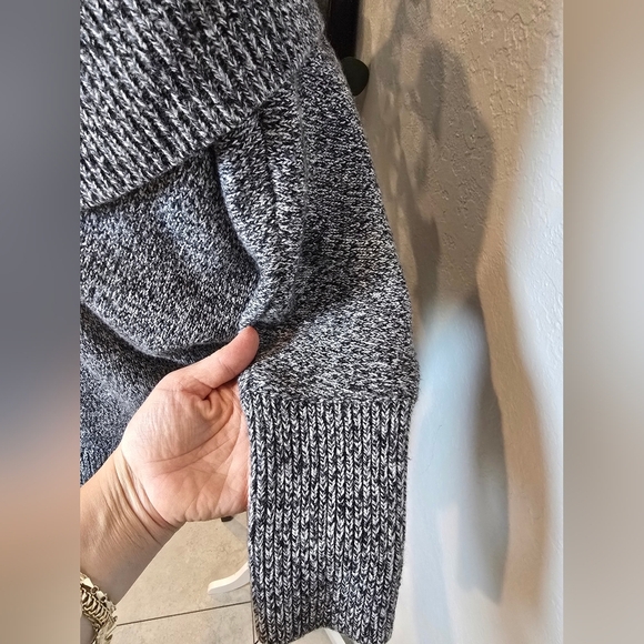 Express Women's Oversized Sweater Cowl Neck Wool Blend Sweater Size L - Picture 3 of 8